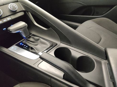 Used 2025 Hyundai Elantra SE FWD image 26