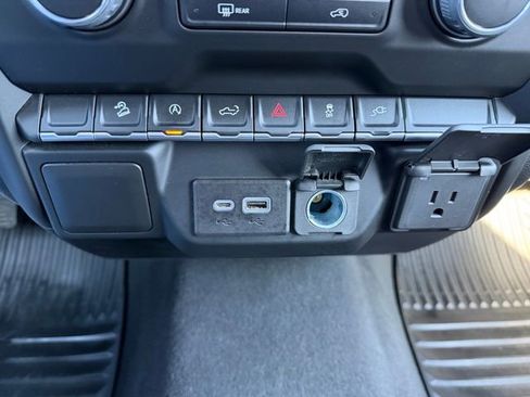 Used 2022 Chevrolet Silverado 1500 Custom Trail Boss w/ LPO, Dark Essentials Package image 23