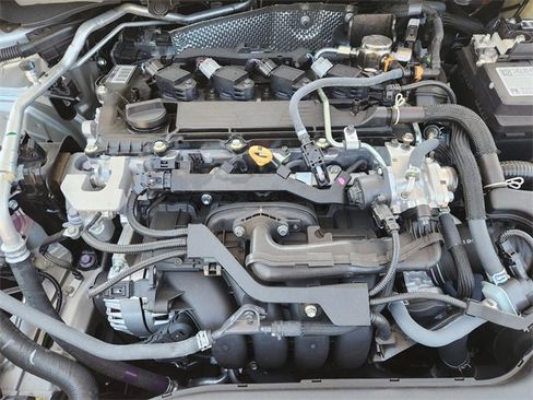 Certified 2025 Toyota Corolla SE image 21
