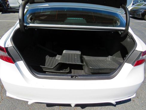 Used 2022 Toyota Camry SE w/ Convenience Package image 16