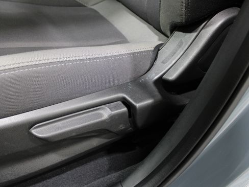 Used 2025 Subaru Crosstrek 2.0i Premium image 4