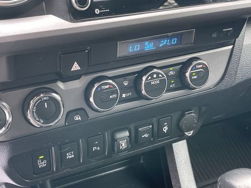 Used 2023 Toyota Tacoma TRD Off-Road w/ Technology Package AWD/4WD image 34