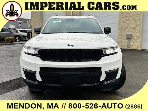 New 2025 Jeep Grand Cherokee L Limited w/ Black Appearance Package AWD/4WD image 4
