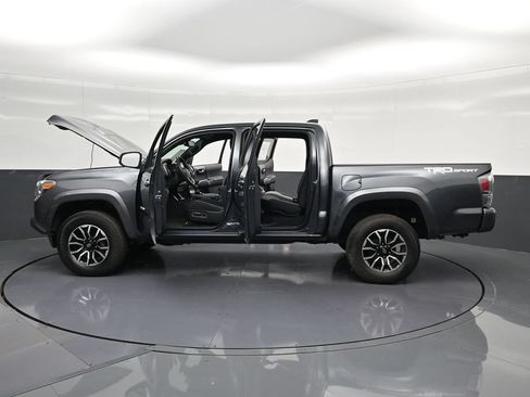Used 2022 Toyota Tacoma TRD Sport w/ Technology Package RWD image 43