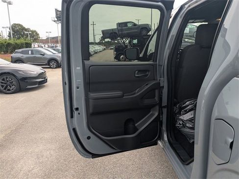 New 2026 Nissan Frontier SV image 24