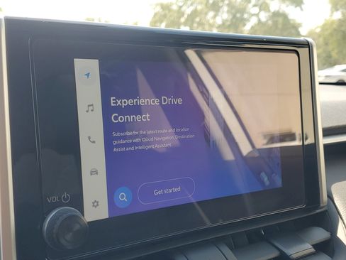 Certified 2025 Toyota RAV4 XLE FWD image 28