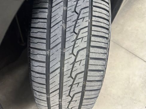 Used 2024 Chrysler Pacifica Touring-L FWD image 34