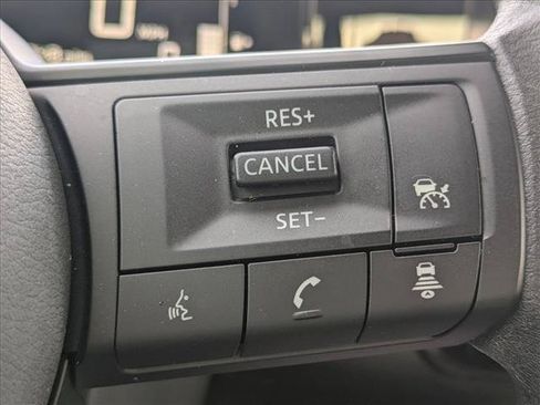 Used 2025 Nissan Kicks SV AWD/4WD image 10