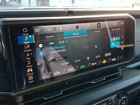 Used 2024 Jeep Wrangler Unlimited Rubicon w/ Technology Group image 18