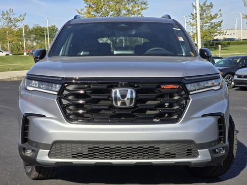 New 2025 Honda Pilot TrailSport image 14