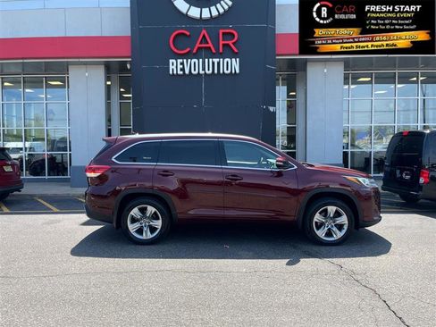 Used 2017 Toyota Highlander Limited w/ Protection Package #3 AWD/4WD image 8