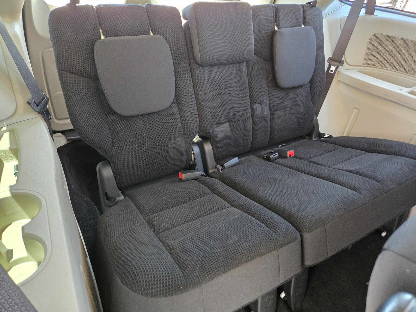 Used 2019 Dodge Grand Caravan SE w/ UConnect Hands-Free Group FWD image 11