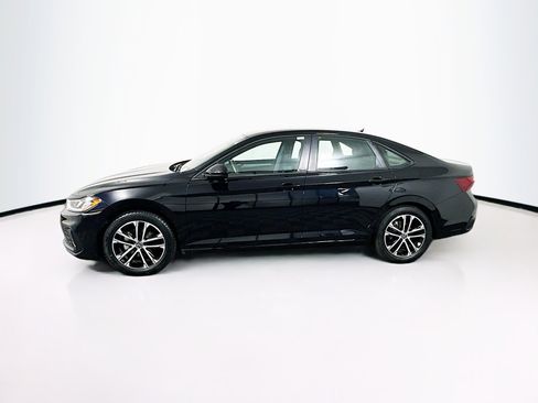 Used 2025 Volkswagen Jetta Sport image 4
