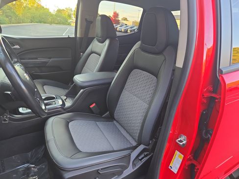 Used 2019 Chevrolet Colorado Z71 image 12