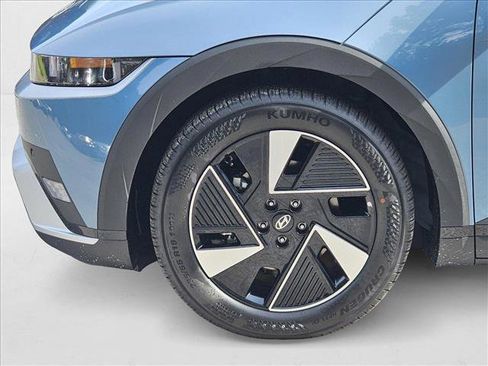 New 2025 Hyundai Ioniq 5 SE image 10
