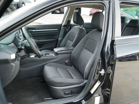Used 2022 Nissan Altima 2.5 SV FWD image 7