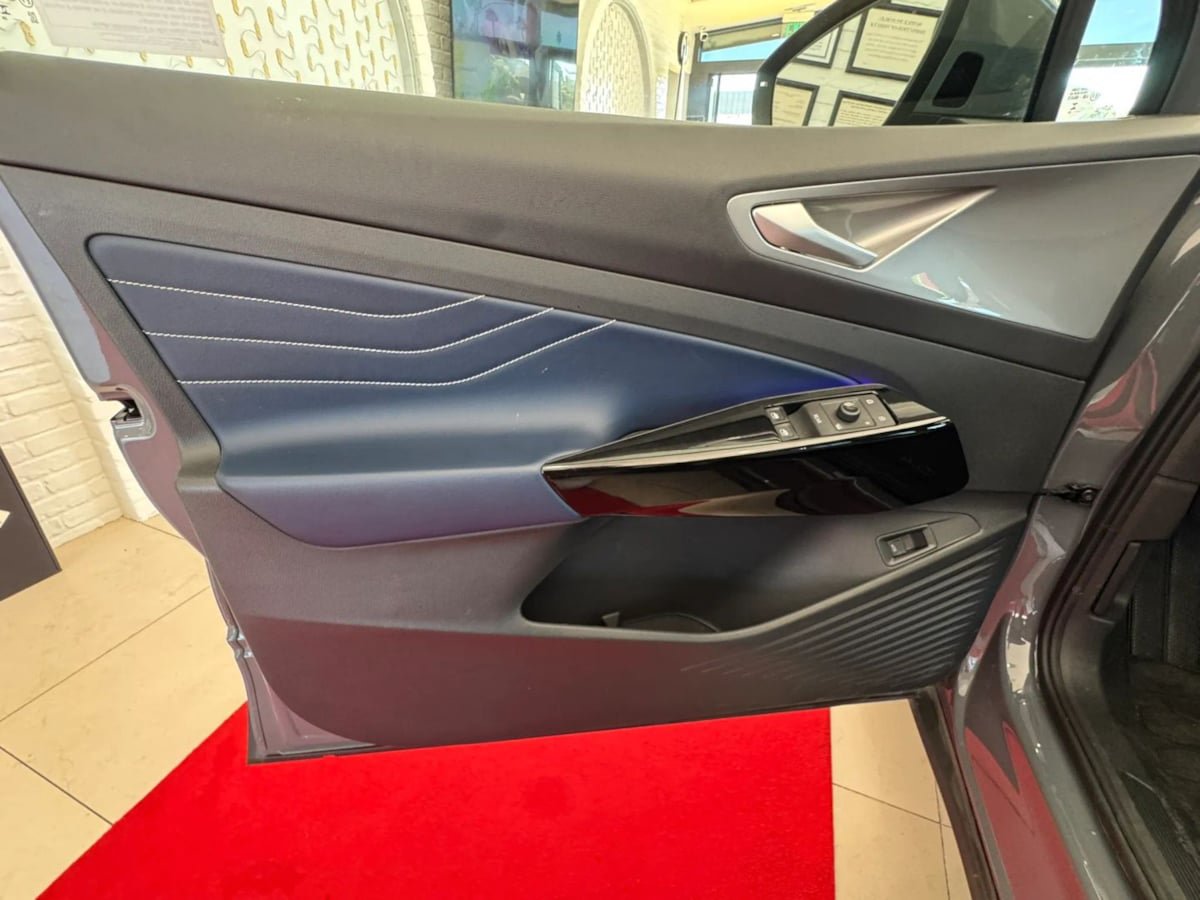Used 2024 Volkswagen ID.4 S RWD image 38