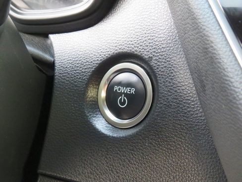 Certified 2025 Toyota Corolla SE image 28