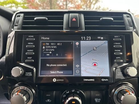 Used 2024 Toyota 4Runner TRD Off-Road Premium image 19