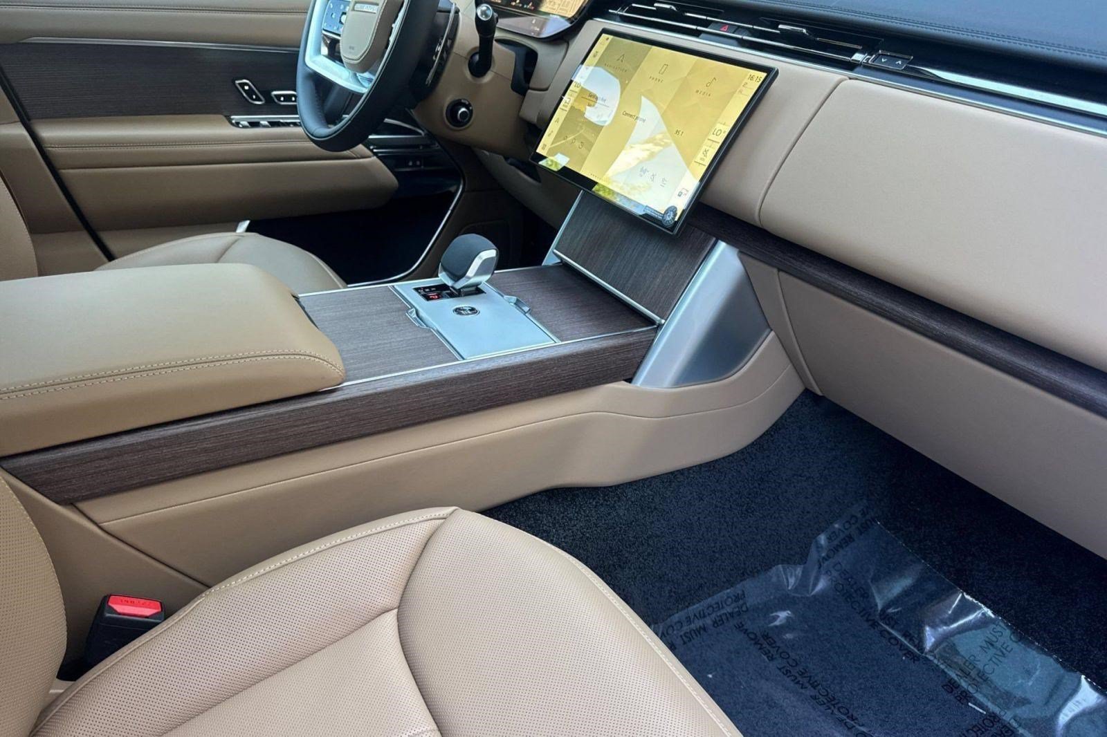 New 2026 Land Rover Range Rover SE AWD/4WD image 29