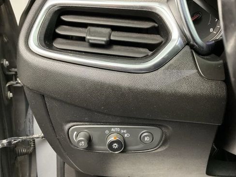 Used 2019 Chevrolet Equinox Premier image 15