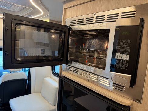 Used 2020 Mercedes-Benz Sprinter 3500 image 58