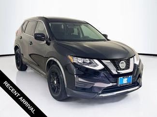 Used 2018 Nissan Rogue S FWD video 1