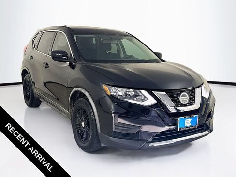 Used 2018 Nissan Rogue S FWD image 1