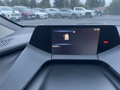 Used 2025 Toyota Prius LE image 40