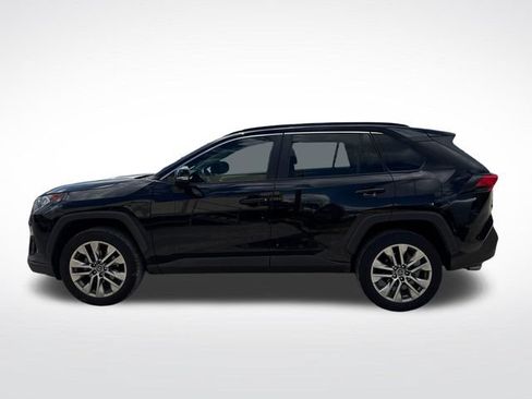 Used 2019 Toyota RAV4 XLE Premium FWD image 4