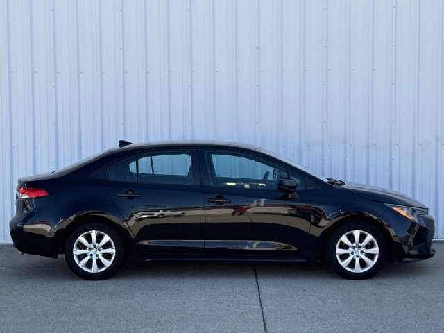 Used 2024 Toyota Corolla LE FWD image 3