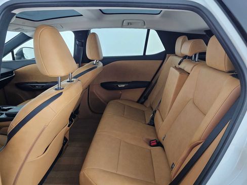 Used 2023 Lexus RZ 450e Premium image 16