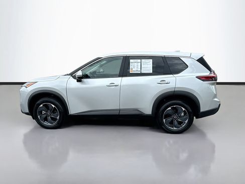 Certified 2025 Nissan Rogue SV FWD image 4