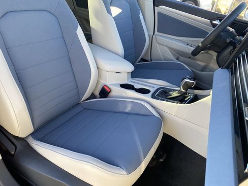 New 2026 Volkswagen Jetta SE FWD image 7