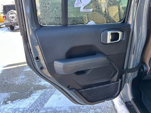 Used 2023 Jeep Wrangler Unlimited Rubicon w/ Steel Bumper Group image 9