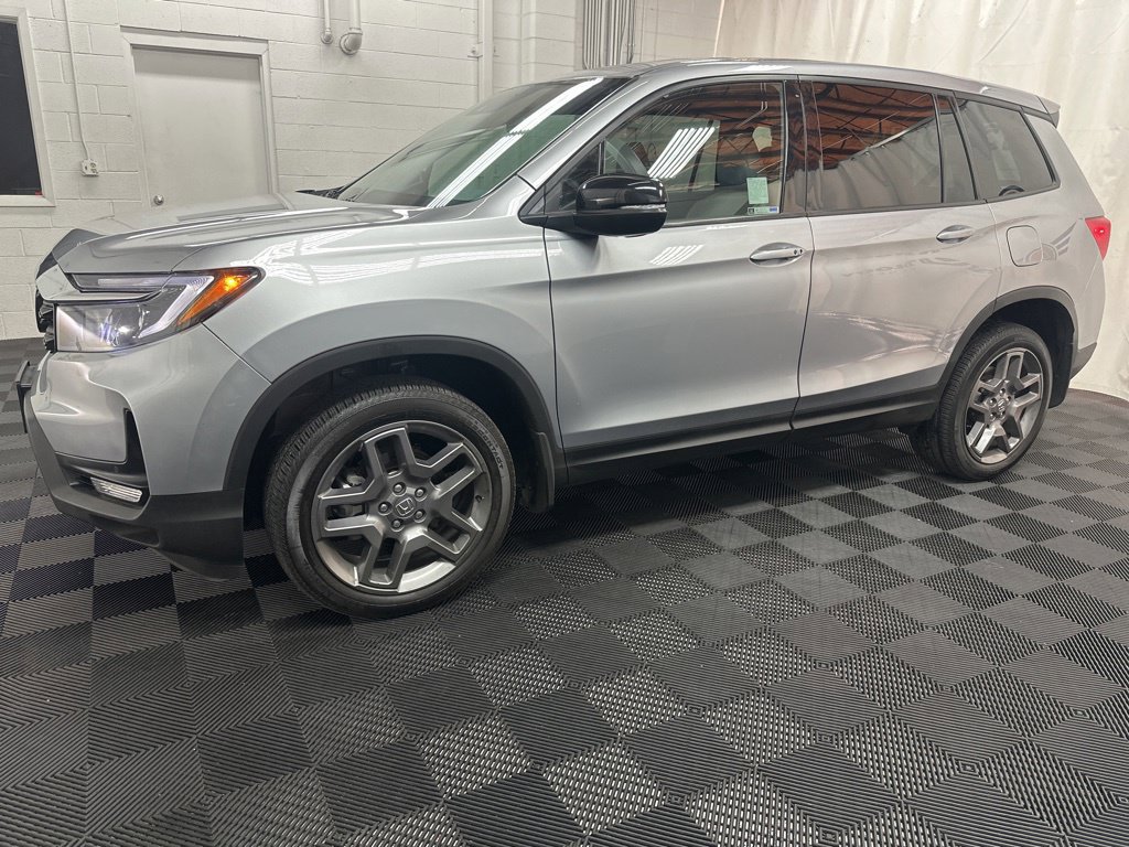 Used 2023 Honda Passport EX-L image 2