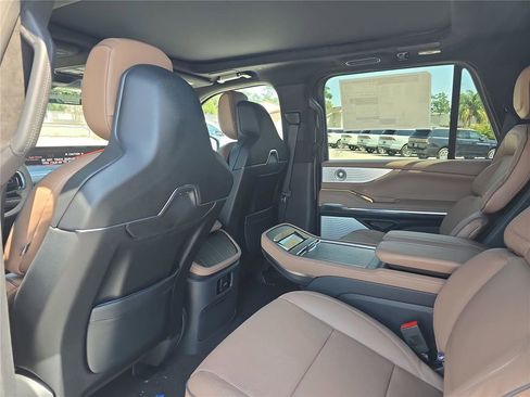 New 2026 Lincoln Navigator Black Label AWD/4WD image 14