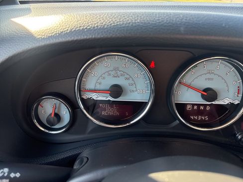 Used 2014 Jeep Wrangler Unlimited Sahara image 21