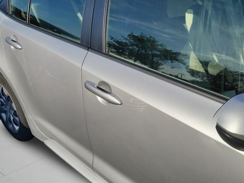 Used 2025 Toyota Corolla LE w/ Convenience Package FWD image 17