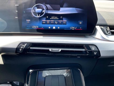 Used 2026 BMW X2 xDrive28i AWD/4WD image 33