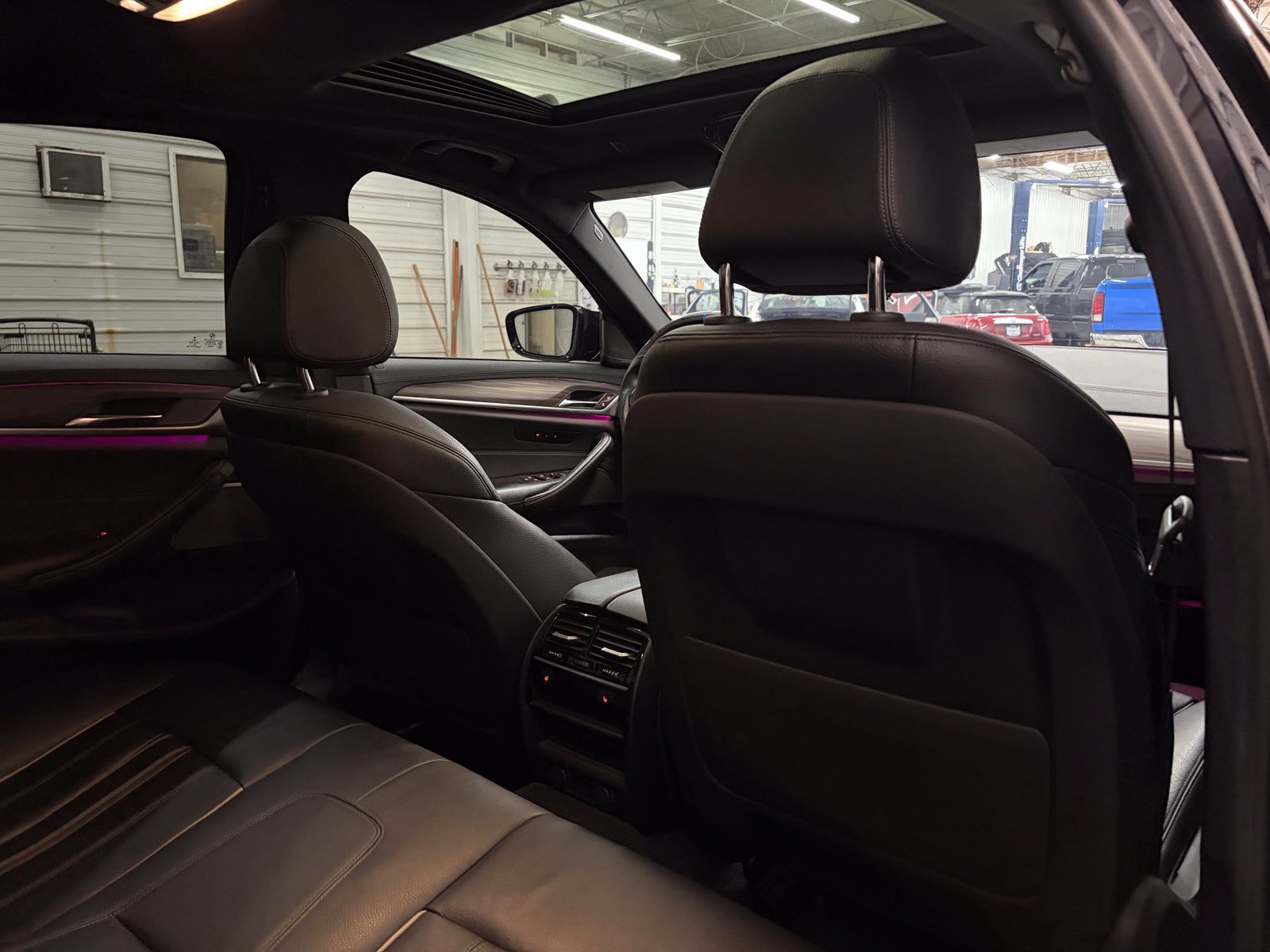 Used 2017 BMW 540i xDrive w/ M Sport Package AWD/4WD image 33