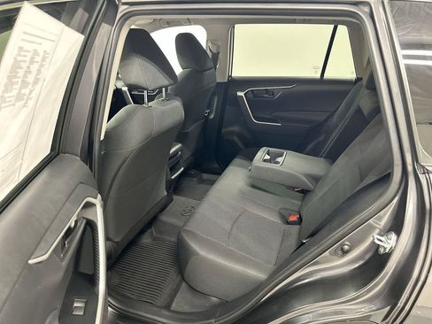 Used 2021 Toyota RAV4 LE AWD/4WD image 19