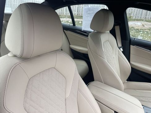 Used 2022 BMW 540i xDrive w/ Convenience Package image 41
