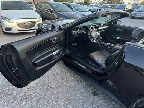 Used 2022 Ford Mustang Convertible RWD image 16