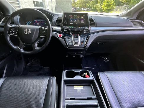 Used 2023 Honda Odyssey Elite image 16