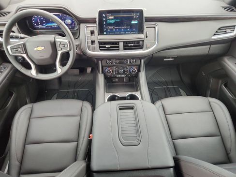 Used 2024 Chevrolet Suburban LT w/ LT Signature Package RWD image 20