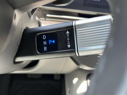 Used 2024 Hyundai Kona Limited FWD image 25