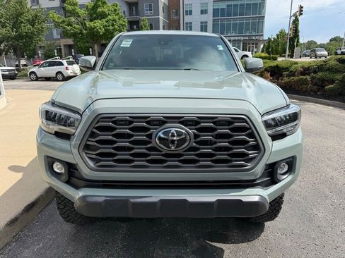 Used 2022 Toyota Tacoma TRD Off-Road AWD/4WD image 10