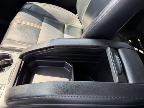 Used 2019 Toyota Highlander SE image 24