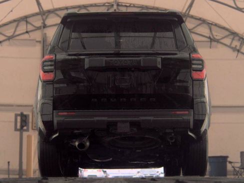 Used 2025 Toyota 4Runner SR5 AWD/4WD image 15